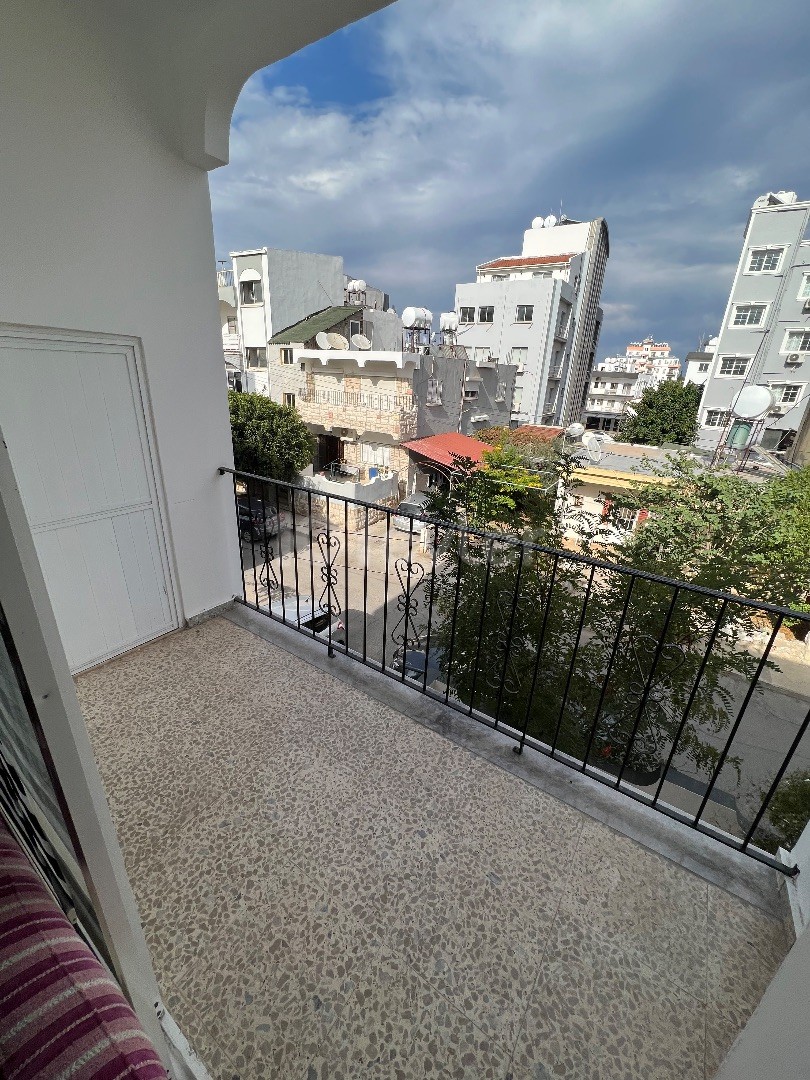15 Minuten zu Fuß von der WWU in Famagusta 2+1 Wohnung zu vermieten ** 