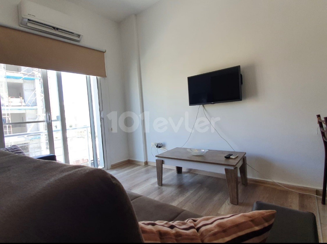 1 + 1 apartment for rent 10 minutes walking distance to Daü in Famagusta water internet dues weekly room cleaning included in the price with campaign prices for the summer ayırtın‼️