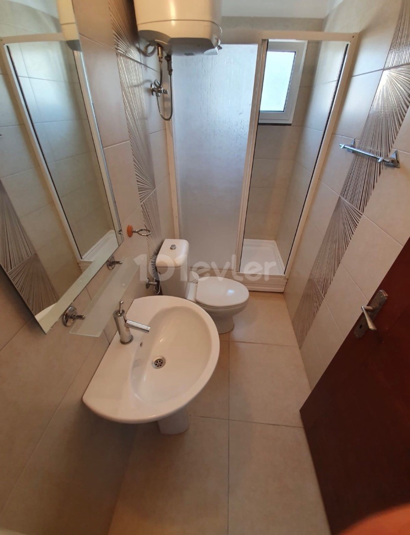 1 + 1 apartment for rent 10 minutes walking distance to Daü in Famagusta water internet dues weekly room cleaning included in the price with campaign prices for the summer ayırtın‼️