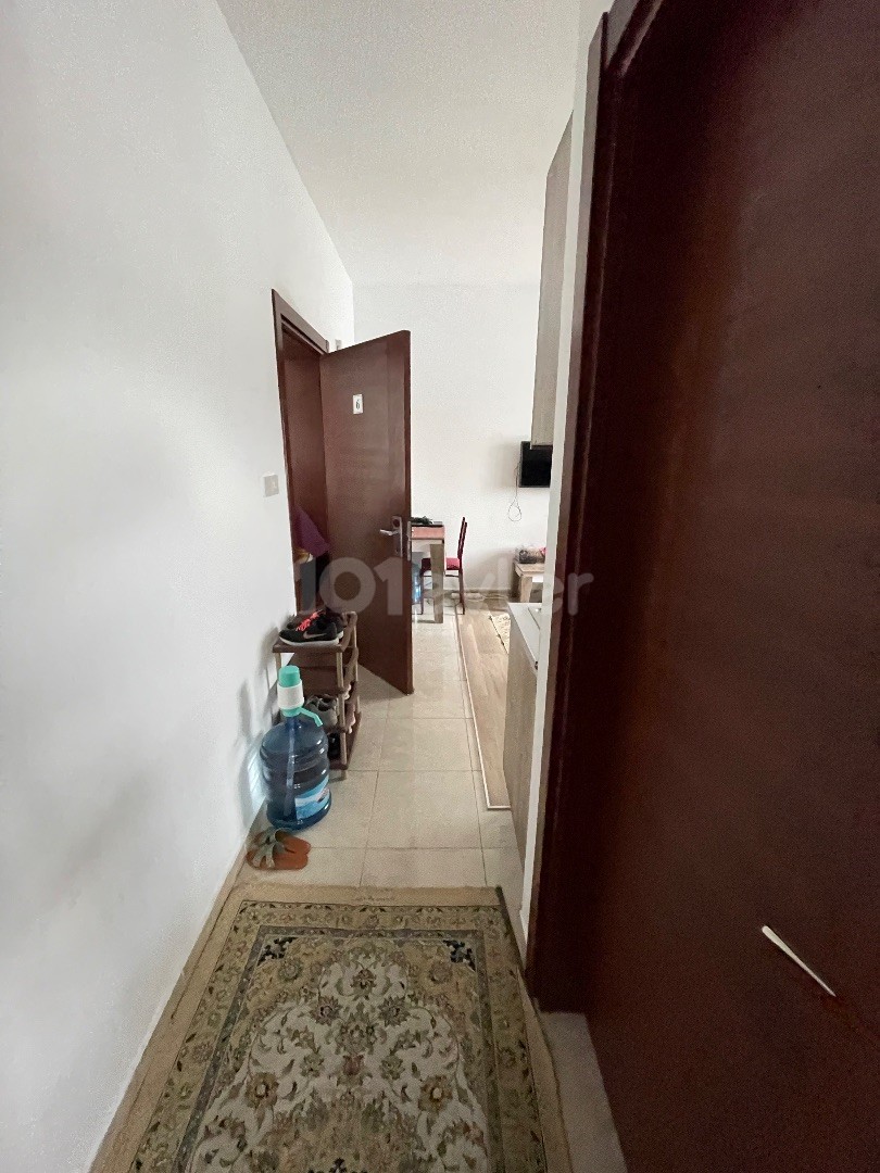 1 + 1 apartment for rent 10 minutes walking distance to Daü in Famagusta water internet dues weekly room cleaning included in the price with campaign prices for the summer ayırtın‼️