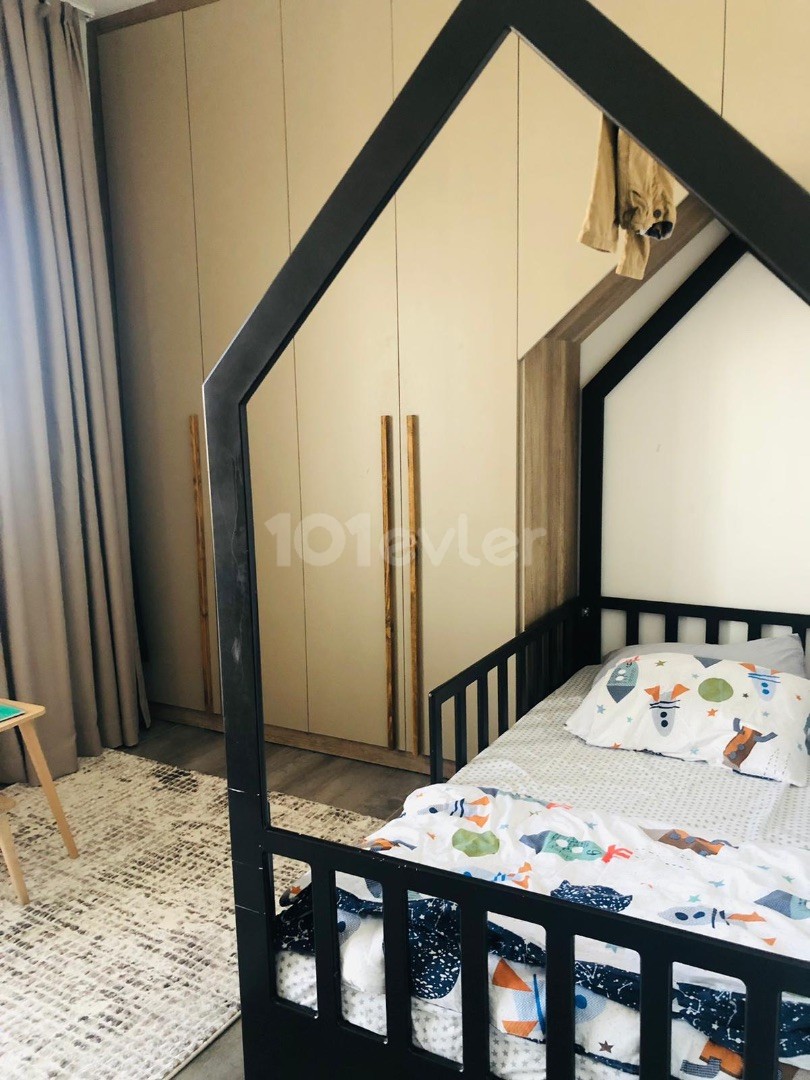 Voll möblierte 2+1 Penthouse zum Verkauf in Famagusta Yeniboğaziçi Bereich ‼️