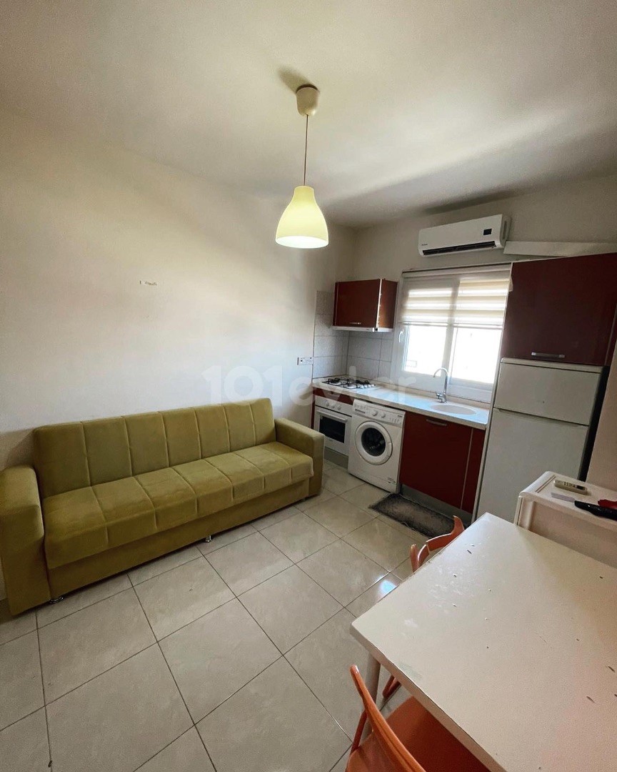 1+1 apartment for rent on Salamis Street in Famagusta, 10 minutes walking distance to Daü ‼️Temmuz end of July 