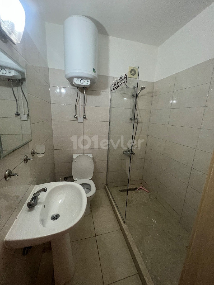 FLAT FOR RENT ON SALAMIS STREET, 10 MINUTES FROM THE SCHOOL, 10 months payment