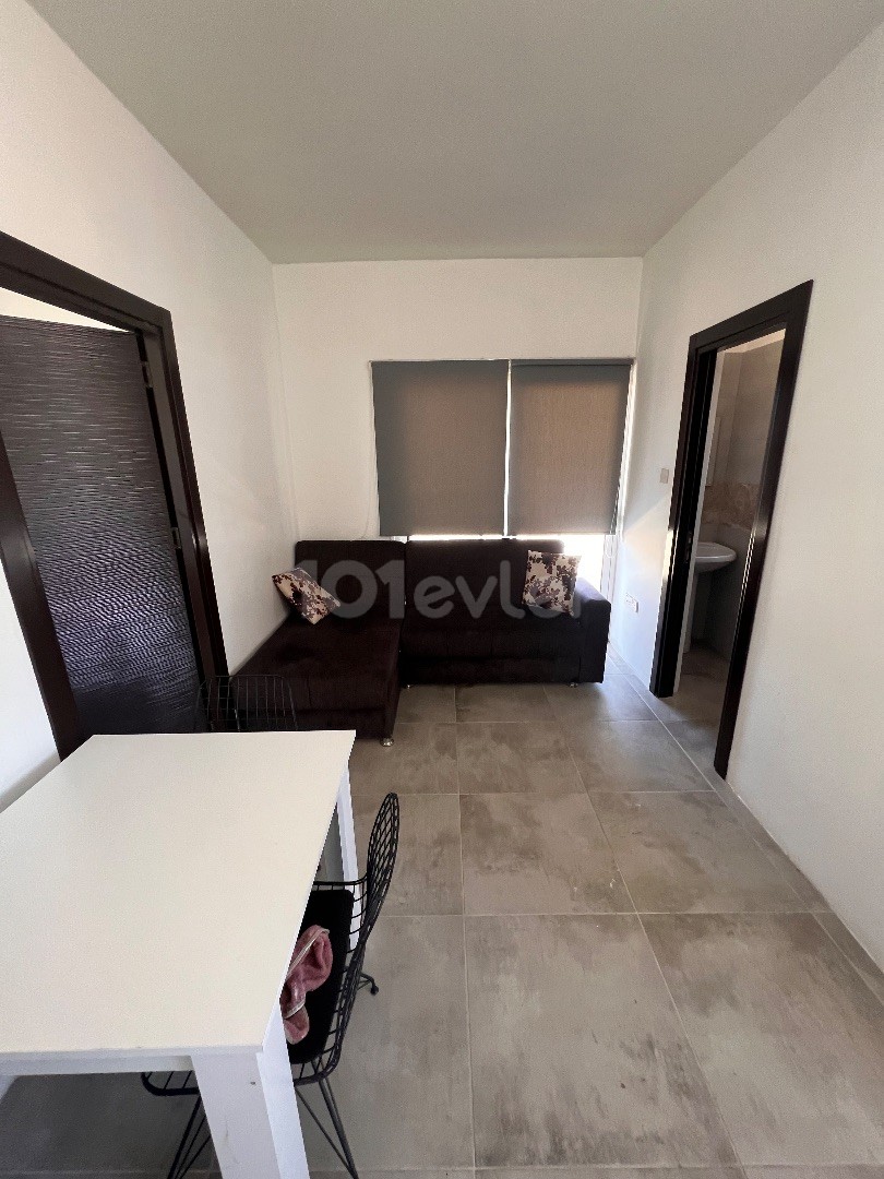 1+1 flat for rent next to the bus stop opposite Salamış Street in Famagusta Sakarya region, water is included in the price!!