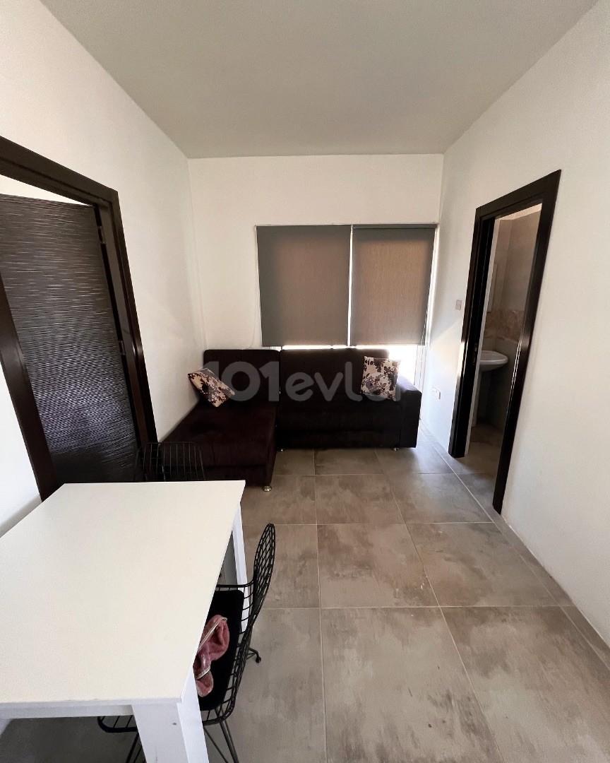 1+1 flat for rent next to the bus stop opposite Salamış Street in Famagusta Sakarya region, water is included in the price!!