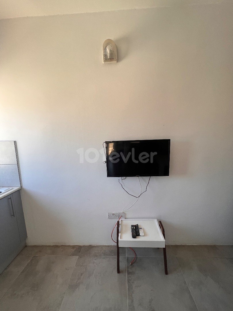 1+1 flat for rent next to the bus stop opposite Salamış Street in Famagusta Sakarya region, water is included in the price!!