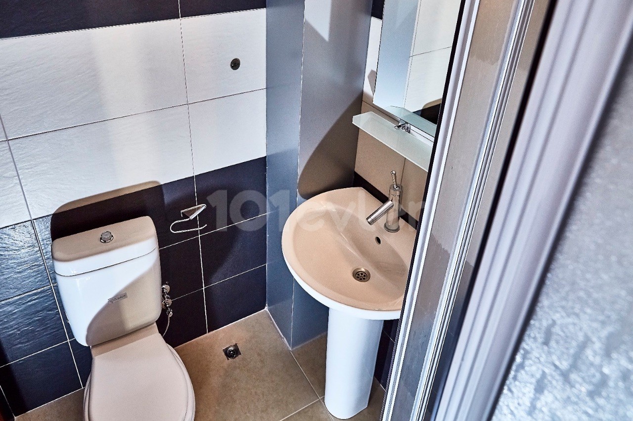 Affordable apartment for rent in the center of Famagusta, 10 minutes walking distance from EMU. Don't forget to reserve your place at promotional prices for July. ❕❕Water, internet dues, apartment cleaning are included in the price