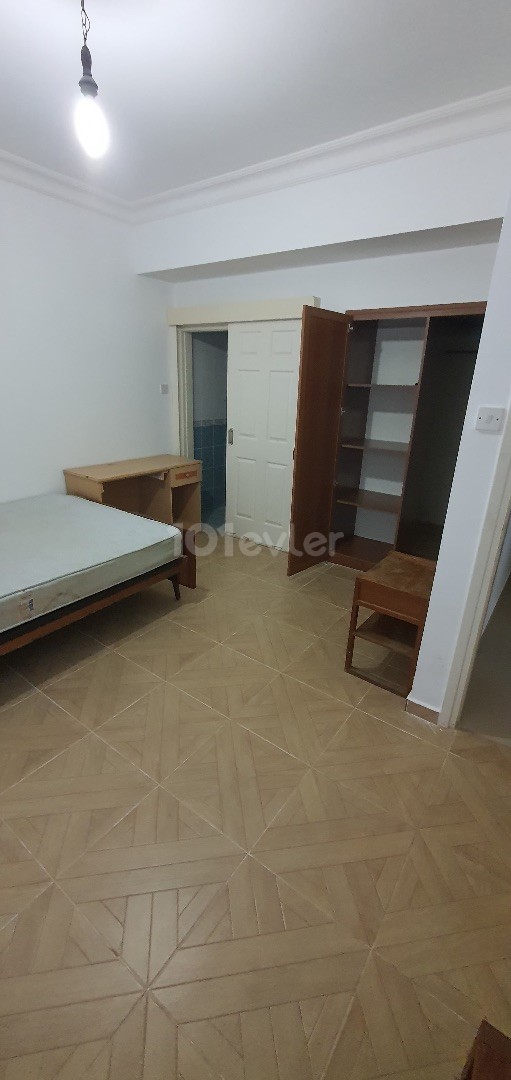 Mağosa da Kiralık  Full eşyalı 3+1 daire