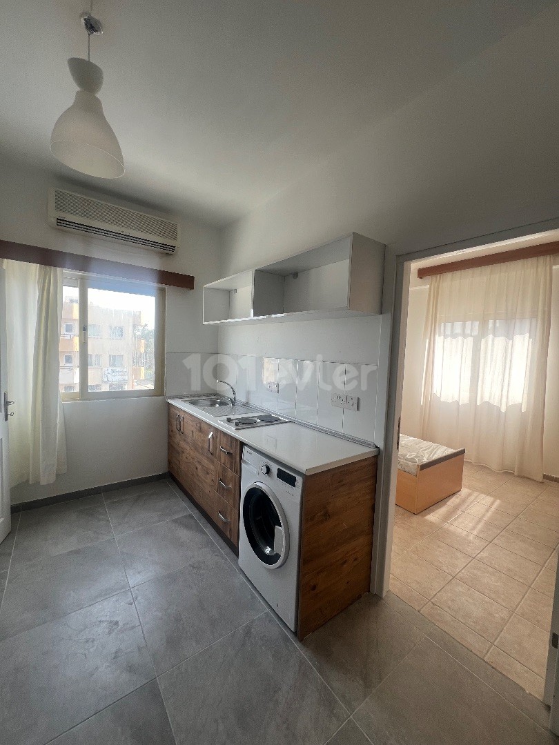 Yearly rental flat with all white goods, 3 minutes walking distance from DAÜ