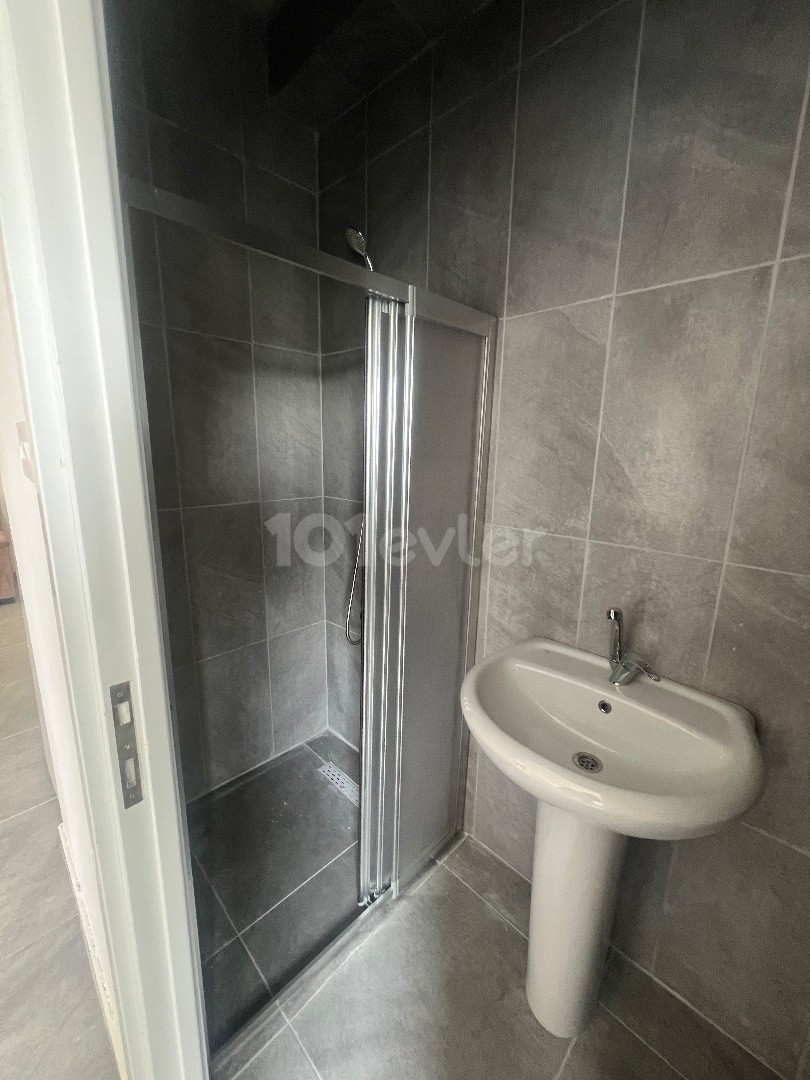 Yearly rental flat with all white goods, 3 minutes walking distance from DAÜ