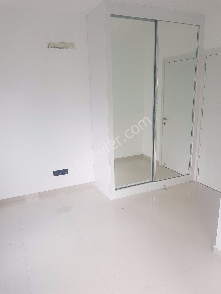 Flat For Sale in Yukarı Girne, Kyrenia