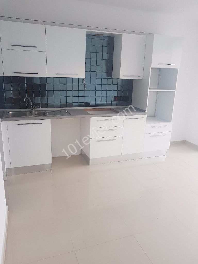 Flat For Sale in Yukarı Girne, Kyrenia