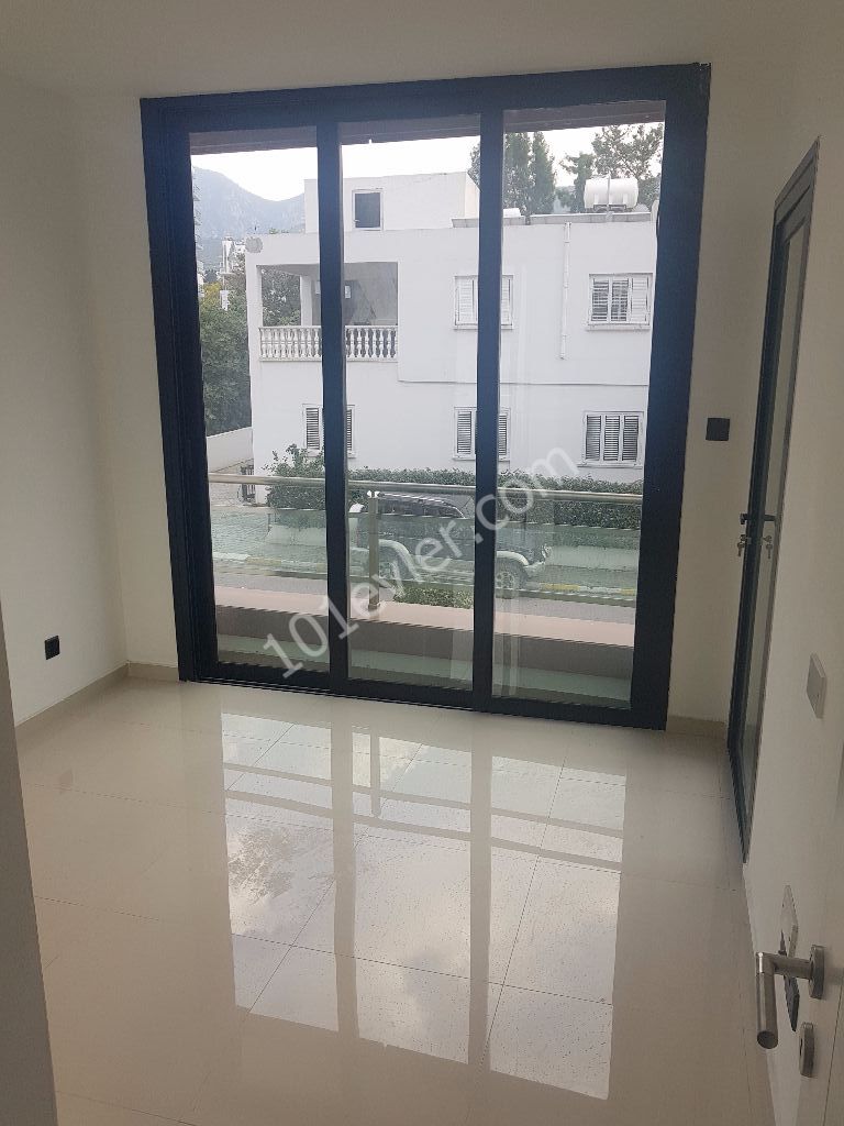 Flat For Sale in Yukarı Girne, Kyrenia