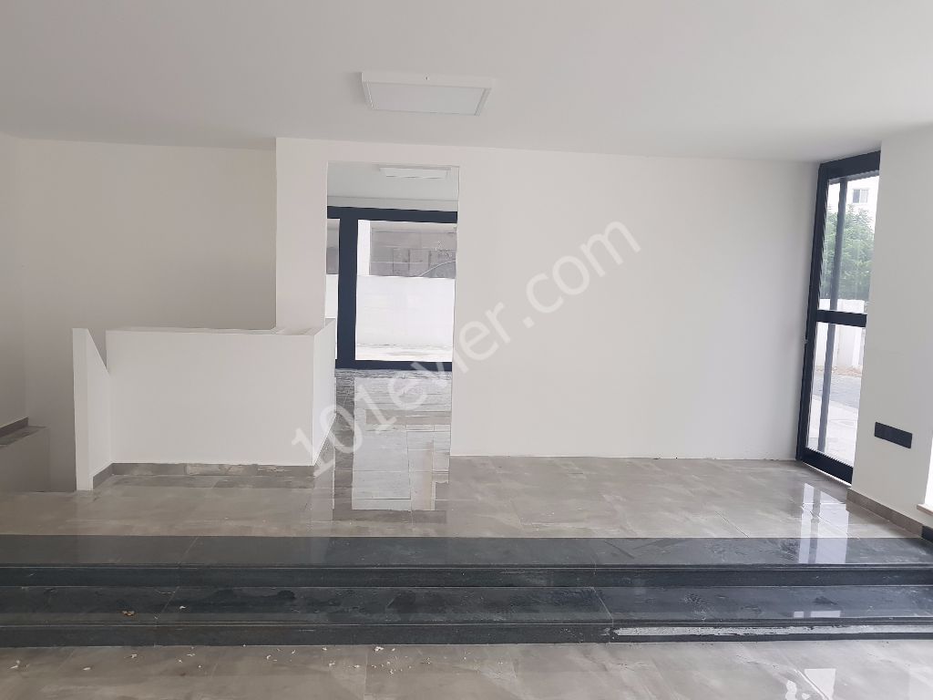 Shop To Rent in Yukarı Girne, Kyrenia