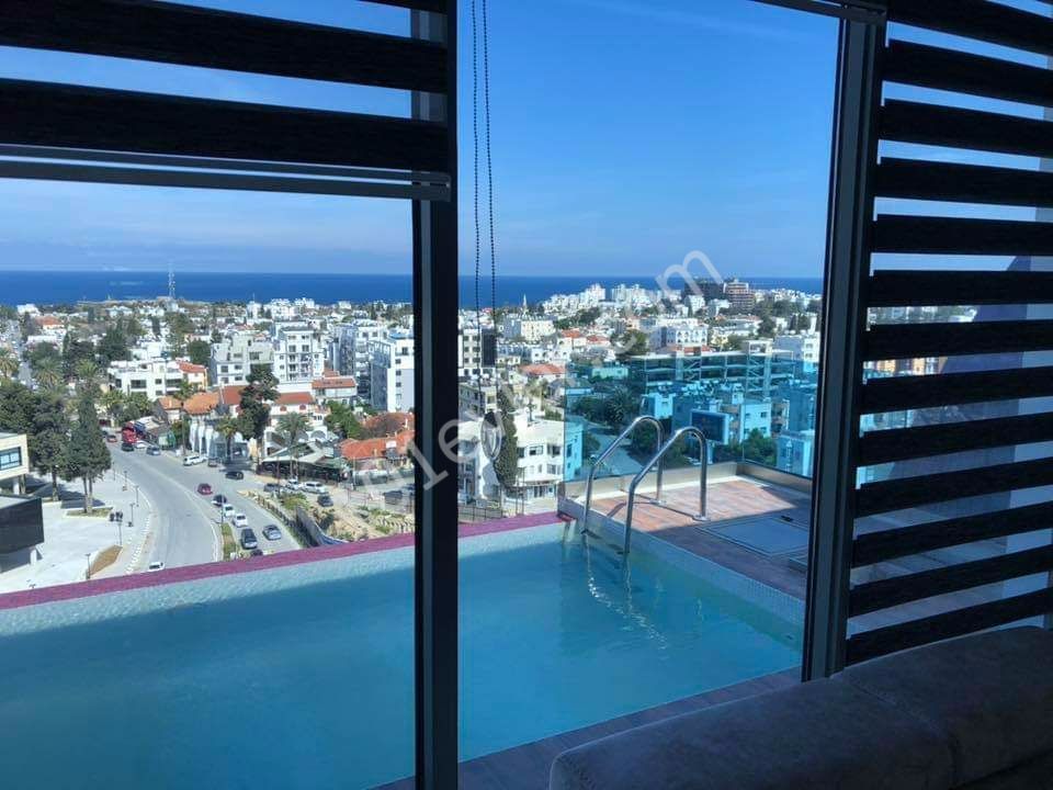 Girne Merkezde Restaurant&Bar izinli Penthouse (Ata Tower)