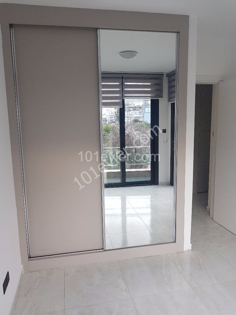 2+1 Flat for SALE (FOR SALE) in Twin Towers in Kyrenia Center, (Immediate Deed, TURNKEY)! ** 