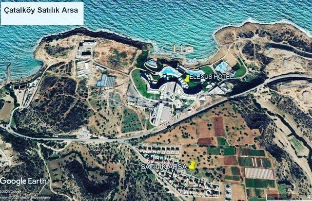 Direkt gegenüber von Kyrenia Chatalköy de ele ① Hotel, in perfekter Lage, in der Nähe des Meeres, 2 Villen (mit Schwimmbad) Projekt genehmigt Grundstück zum Verkauf! ** 