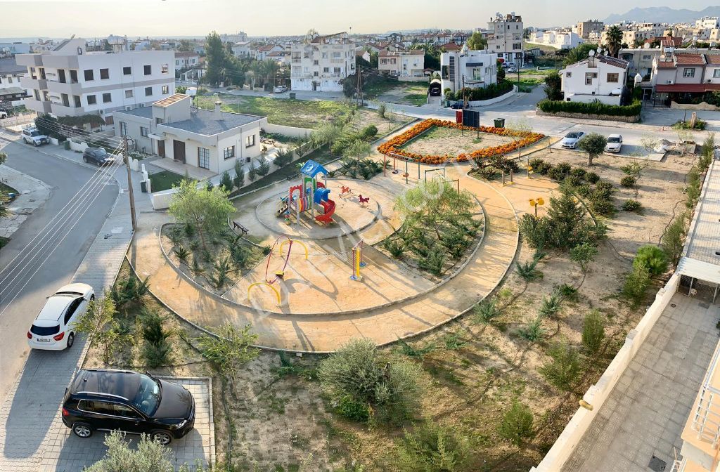 Nikosia-Yenikent in anständig, leicht zu erreichen und unser ausgezeichnetes Grundstück mit einem Kinderpark steht zum Verkauf! ** 