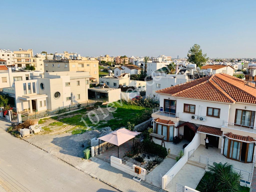 Nikosia-Yenikent in anständig, leicht zu erreichen und unser ausgezeichnetes Grundstück mit einem Kinderpark steht zum Verkauf! ** 