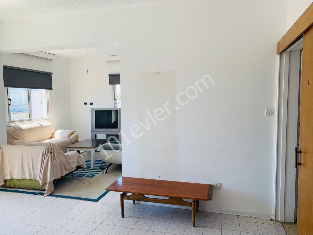 (*No Commission) 3+1 Flat at Walking Distance to Bus Services and DEREBOYU-the Center of Shopping and Social Life in Nicosia!