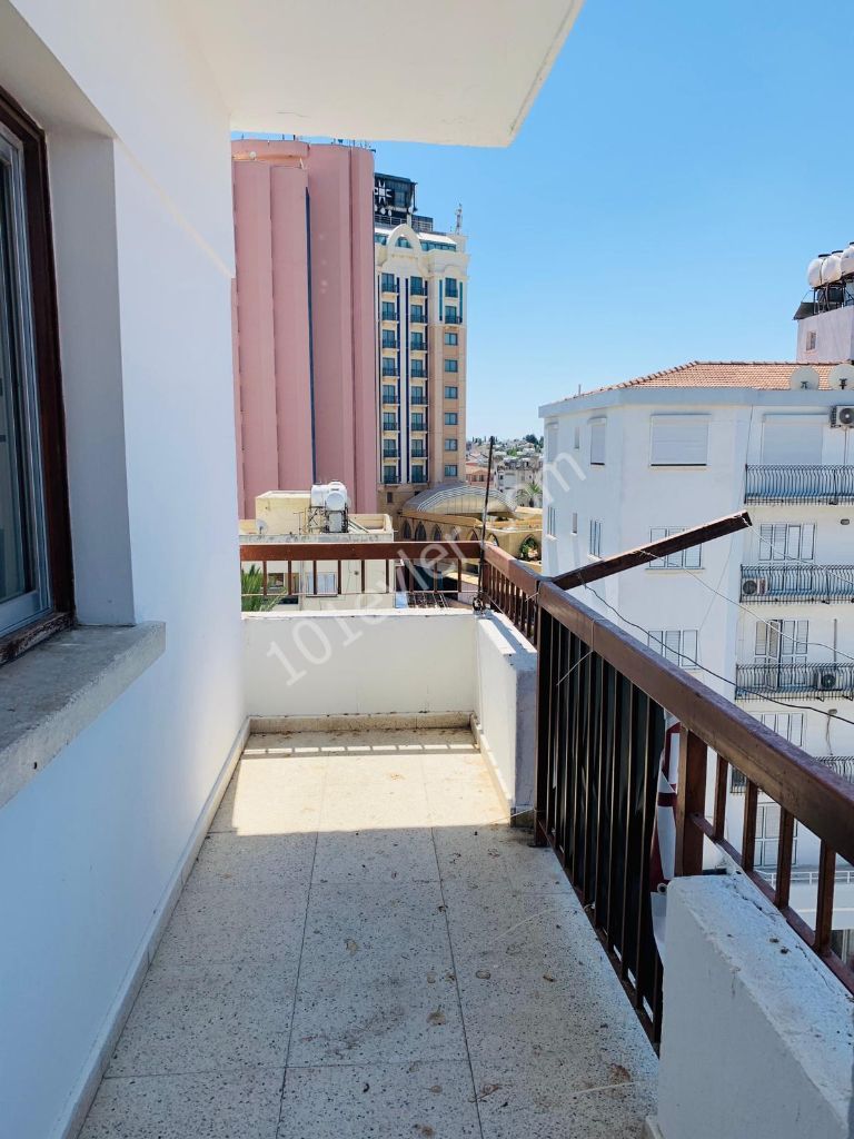 (*No Commission) 3+1 Flat at Walking Distance to Bus Services and DEREBOYU-the Center of Shopping and Social Life in Nicosia!