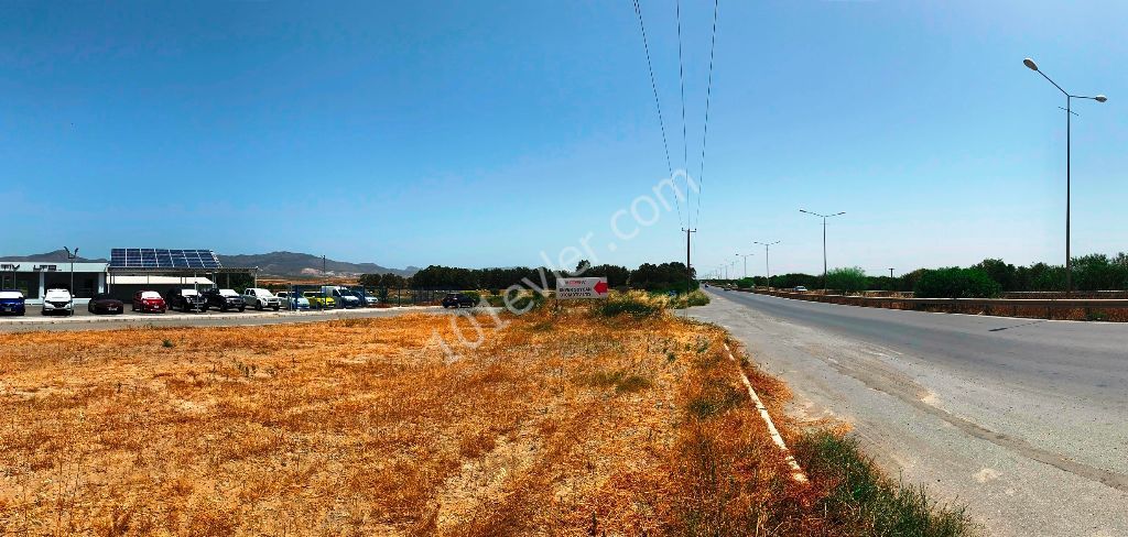 Lefkoşa-Hamitköy'ün Yeni Yerleşim Bölgesinde Yatırım Değeri En Yüksek Arsamız Satışta (*3 Tarafı Yol Cepheli*)