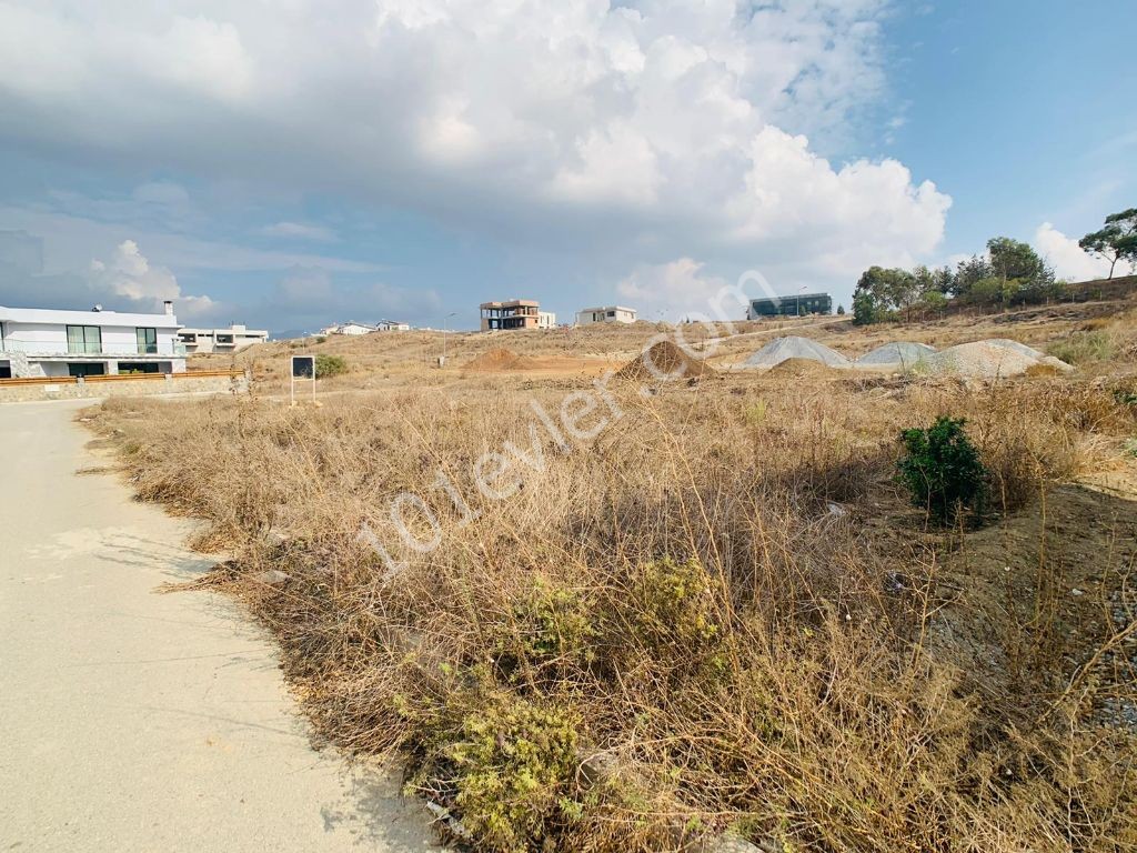 DEC Yesil Area - 80% Zoned - 750m2 - UNIQUE CORNER PLOT OF LAND in the MOST DECENT Area of Nicosia-Hamitkoy! ** 