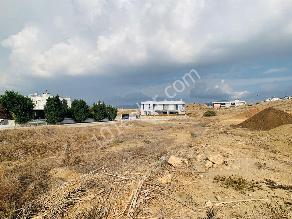 DEC Yesil Area - 80% Zoned - 750m2 - UNIQUE CORNER PLOT OF LAND in the MOST DECENT Area of Nicosia-Hamitkoy! ** 