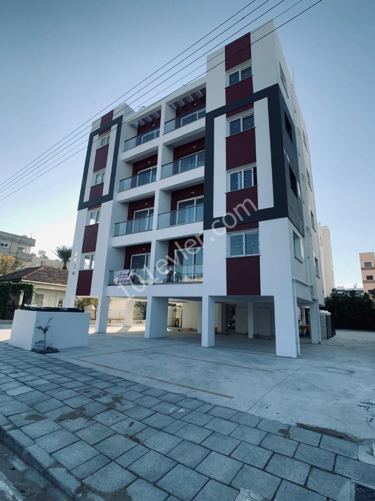 LEFKOŞA-MARMARA'da Asansörlü Yepyeni Apartmanımızın 1. Kat Dairesi İlk Şanslı Kiracısını Bekliyor!