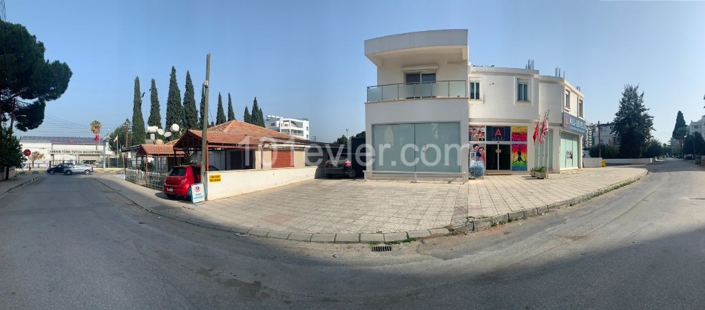 Lefkoşa'nın İş Dünyası Merkezi - YÜKSELEN DEĞER YENİŞEHİR'de Kiralık Mağaza (120m2) 