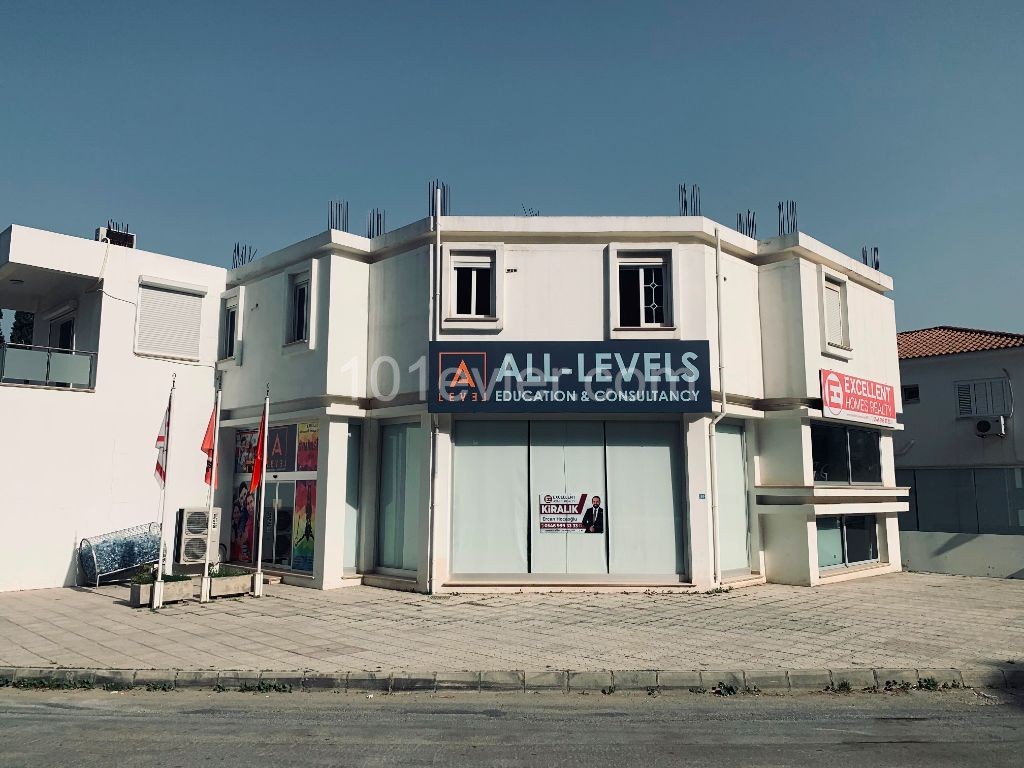 Lefkoşa'nın İş Dünyası Merkezi - YÜKSELEN DEĞER YENİŞEHİR'de Kiralık Mağaza (120m2) 