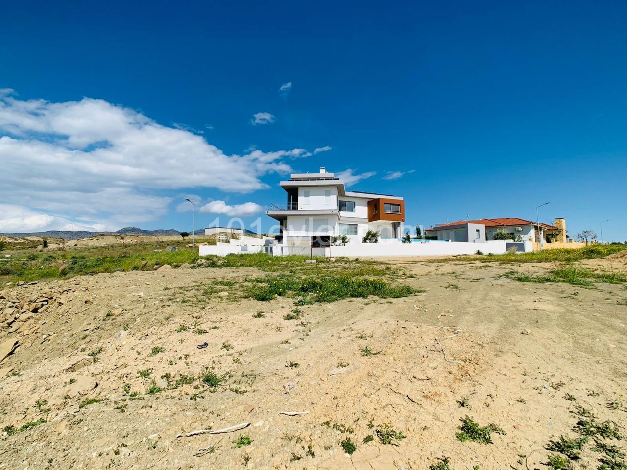 A PLOT of 955m2 Villas with PANORAMIC Views & Will Not be Closed in Front of you in the DECEST Area of NICOSIA-MITRELI! ** 