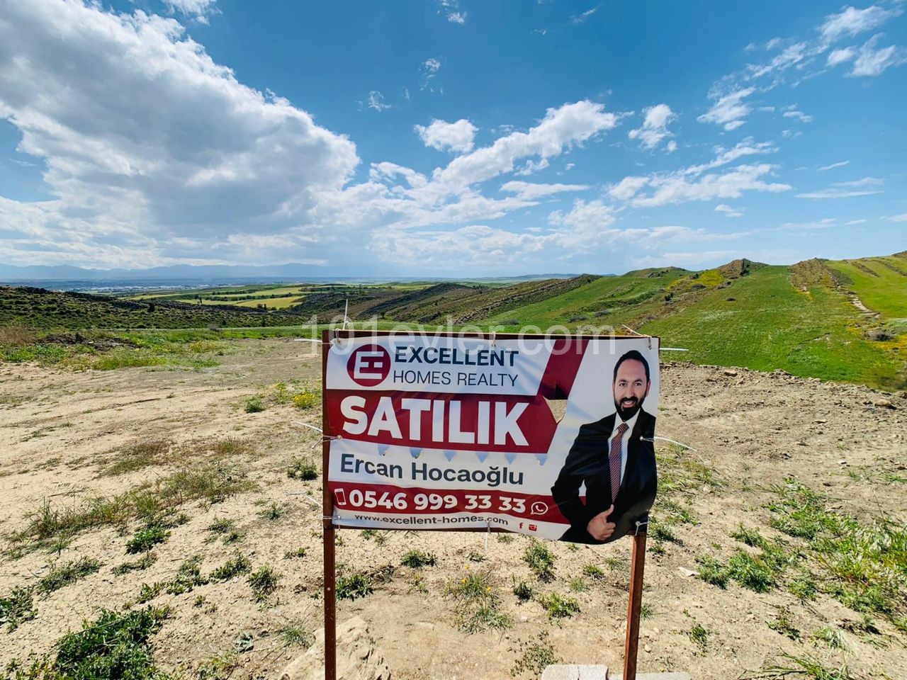 A PLOT of 955m2 Villas with PANORAMIC Views & Will Not be Closed in Front of you in the DECEST Area of NICOSIA-MITRELI! ** 