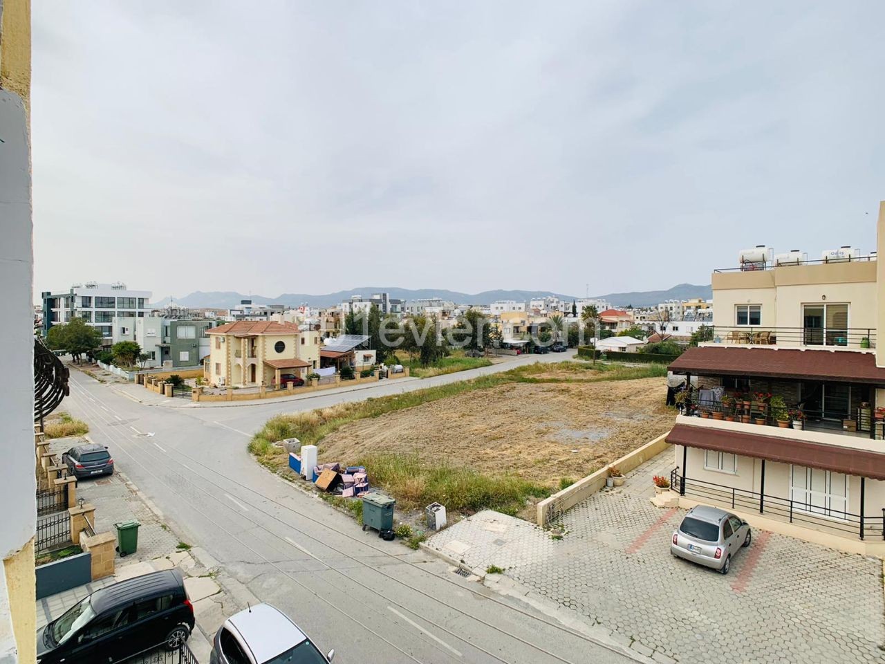 4 Jahreszeiten in Nikosia-MITREISEL 130m2 Wohnung Gelegenheit, Grill und Kamin auf der Terrasse zu genießen! ** 