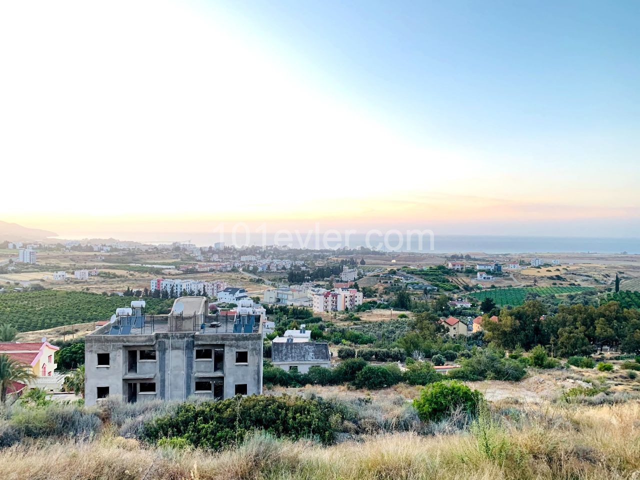 LEFKE'nin En Yüksek Tepesinde MUHTEŞEM Deniz  & Doğa Manzaralı Komple Bina