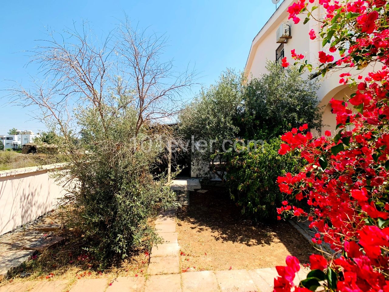 Luxurious Fully Furnished Corner  VILLA (with Fireplace & Central Heating System) FOR RENT in NICOSIA-HAMİTKOY!