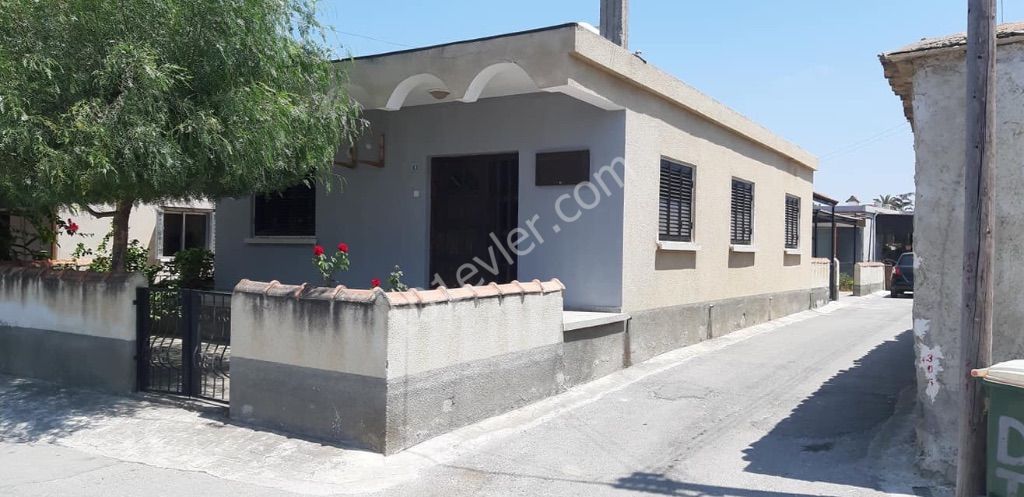 Detached House For Sale in Güzelyurt Merkez, Guzelyurt