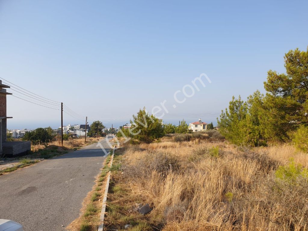 Residential Zoned Plot For Sale in Çatalköy, Kyrenia