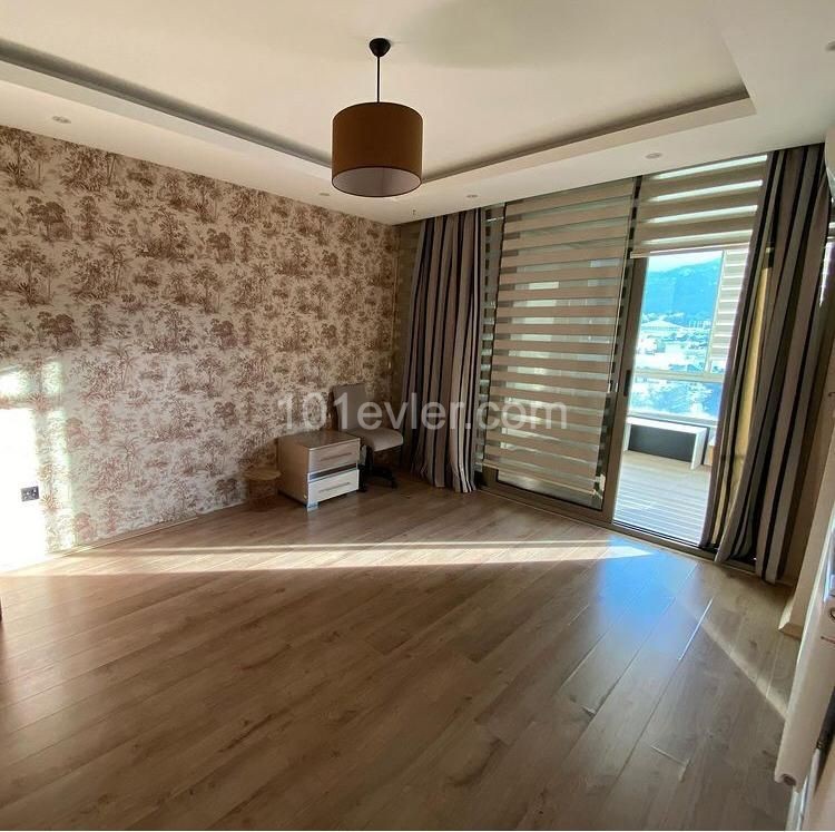 GİRNE'DE KİRALIK 3+1 PENTHOUSE 