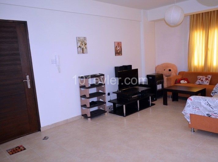 Flat To Rent in Alsancak, Kyrenia