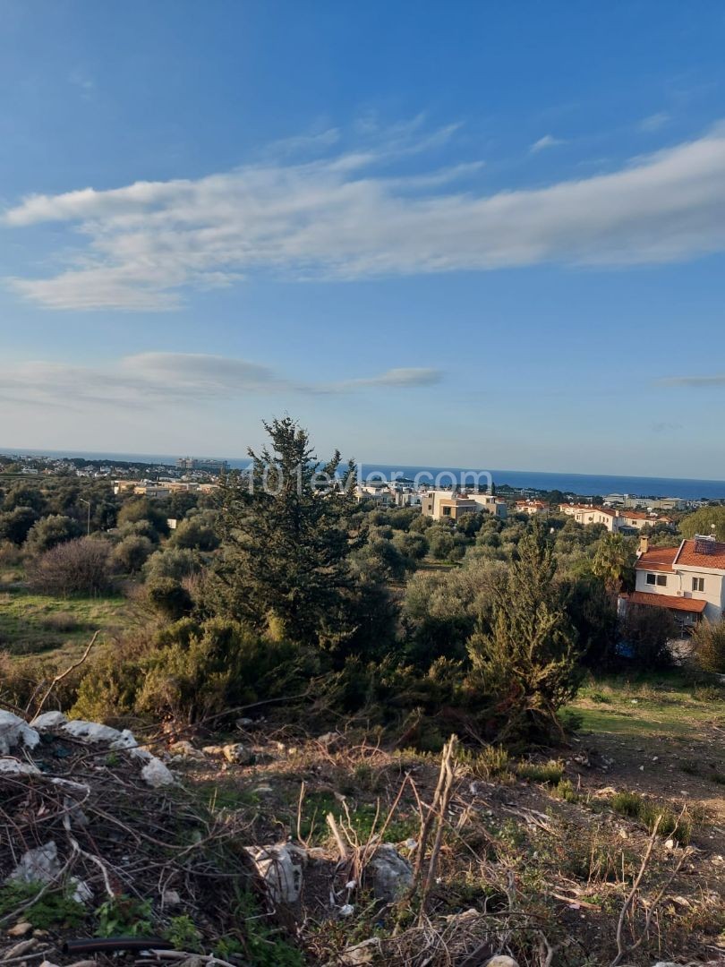 Residential Zoned Plot For Sale in Çatalköy, Kyrenia