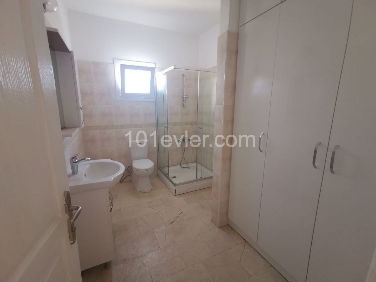 GİRNE'DE SATILIK 2+1 DAİRE 