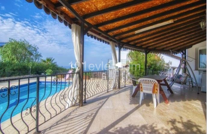 4+1 VILLA WITH POOL FOR RENT IN ESENTEPE ** 