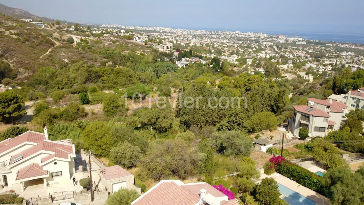 LAND FOR SALE IN BELLAPAIS ** 