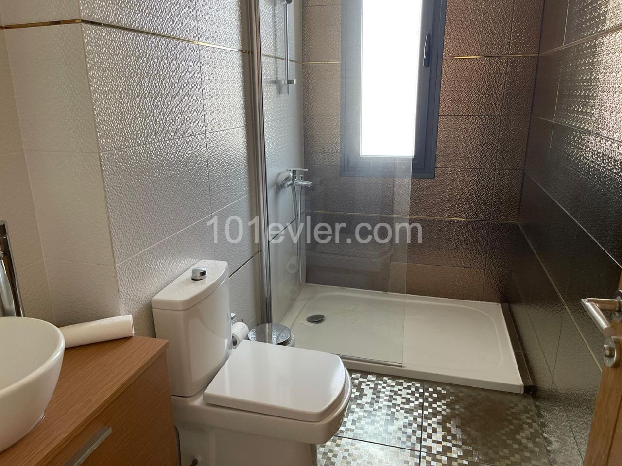 Girne Merkezde Kiralık 2+1 Ofis