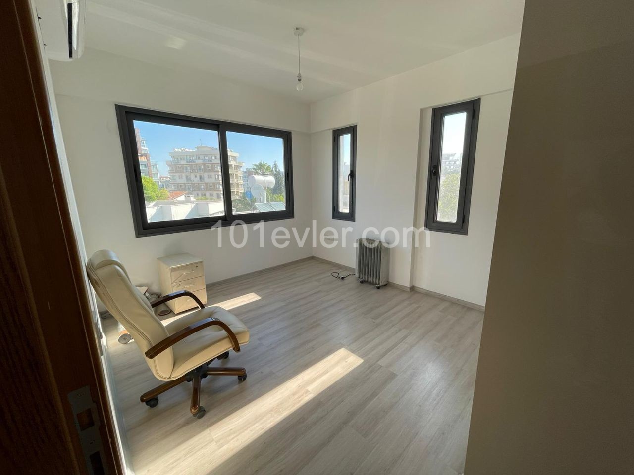 Flat To Rent in Girne Merkez, Kyrenia