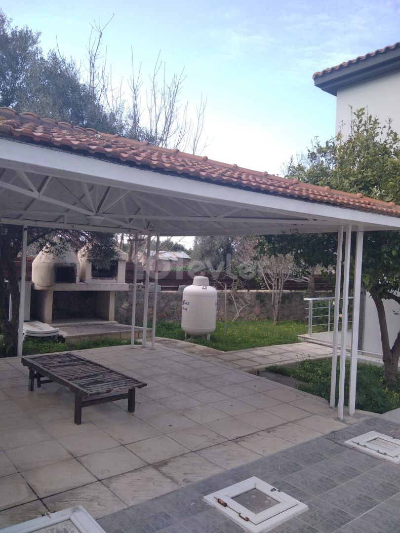 Havuzlu Lux 4+1 Villa zeytinlik