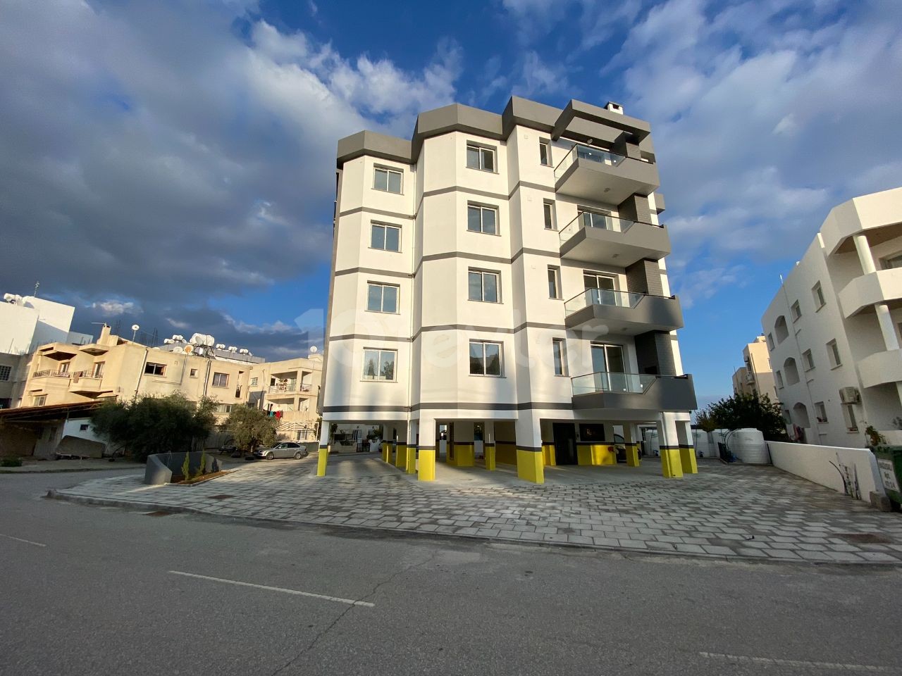 3+1 APARTMENTS FOR SALE IN SMALL KAYMAKLI, LEFKOŞA