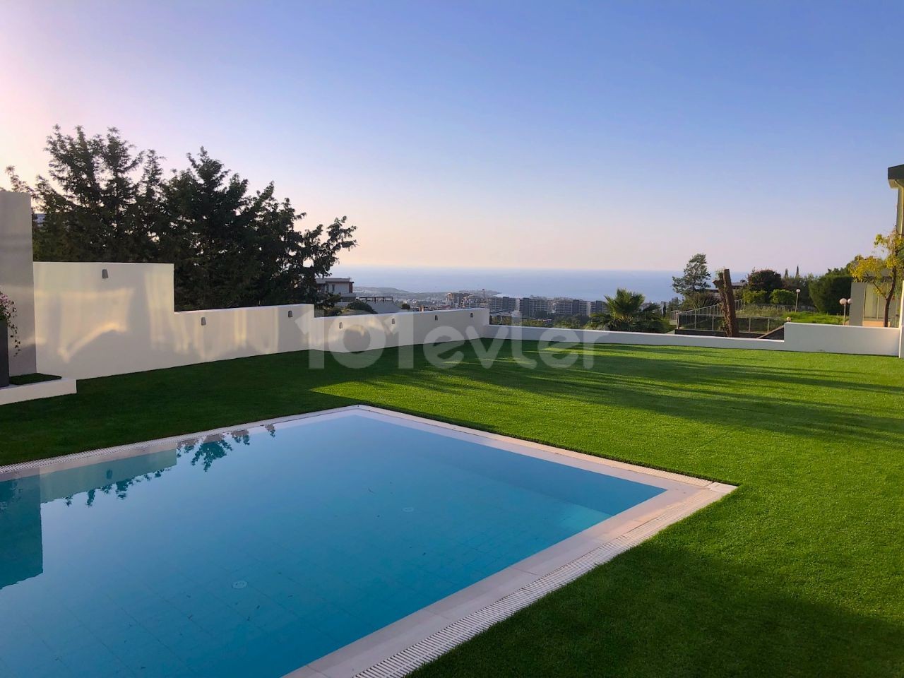 6+1 SUPERLUX VILLA WITH POOL FOR SALE IN KYRENIA