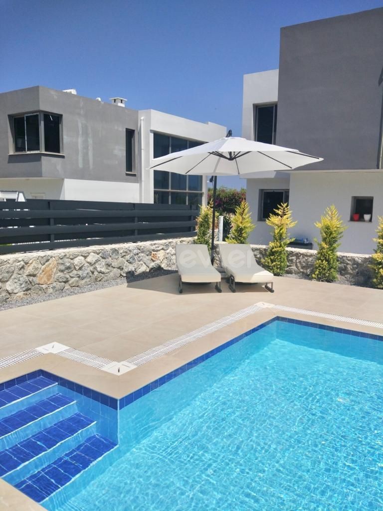 DAILY RENTAL VILLA WITH POOL IN ALSANCAK